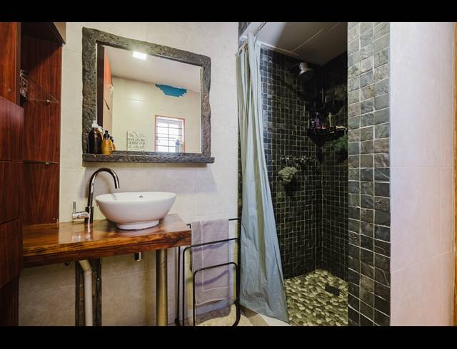 3 BEDROOM HOUSE FOR SALE IN SEA POINT